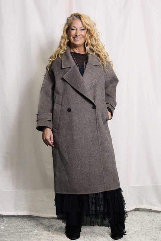 Elegant oversized kappa