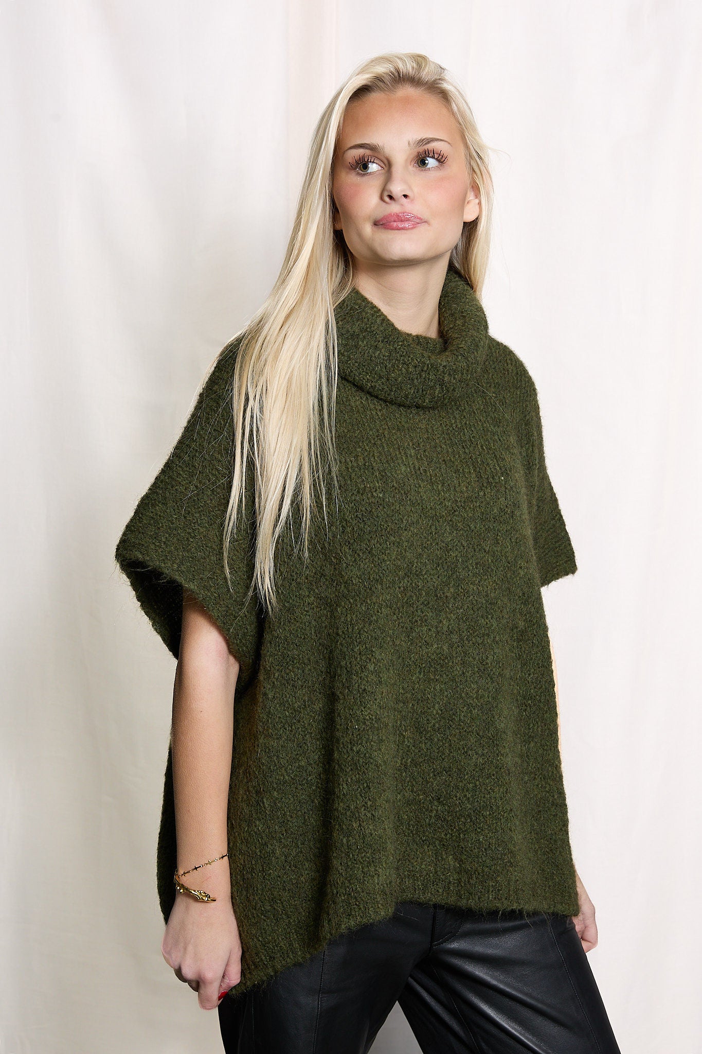 Kortärmad stickad tröja