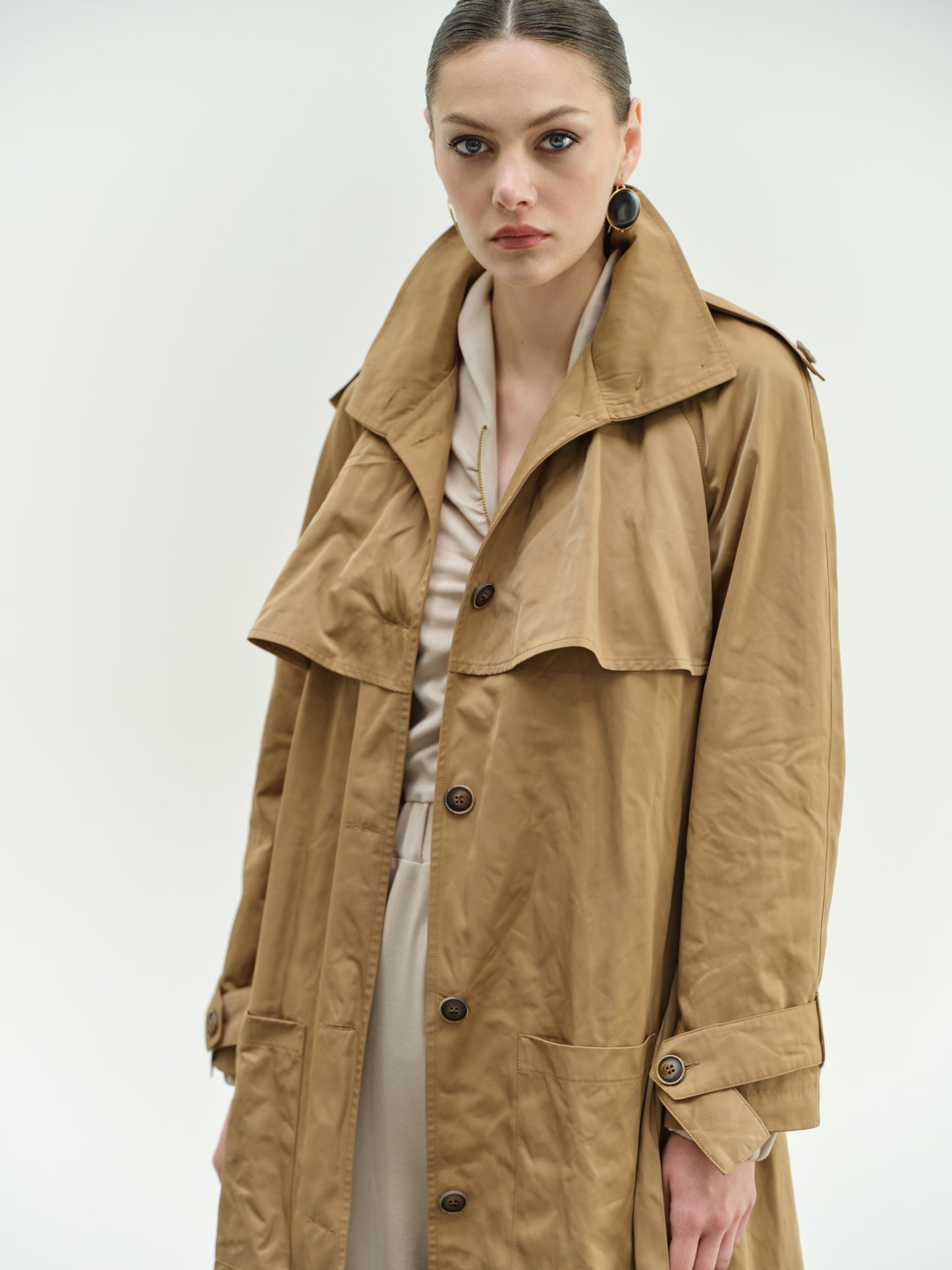 TRENCH COAT