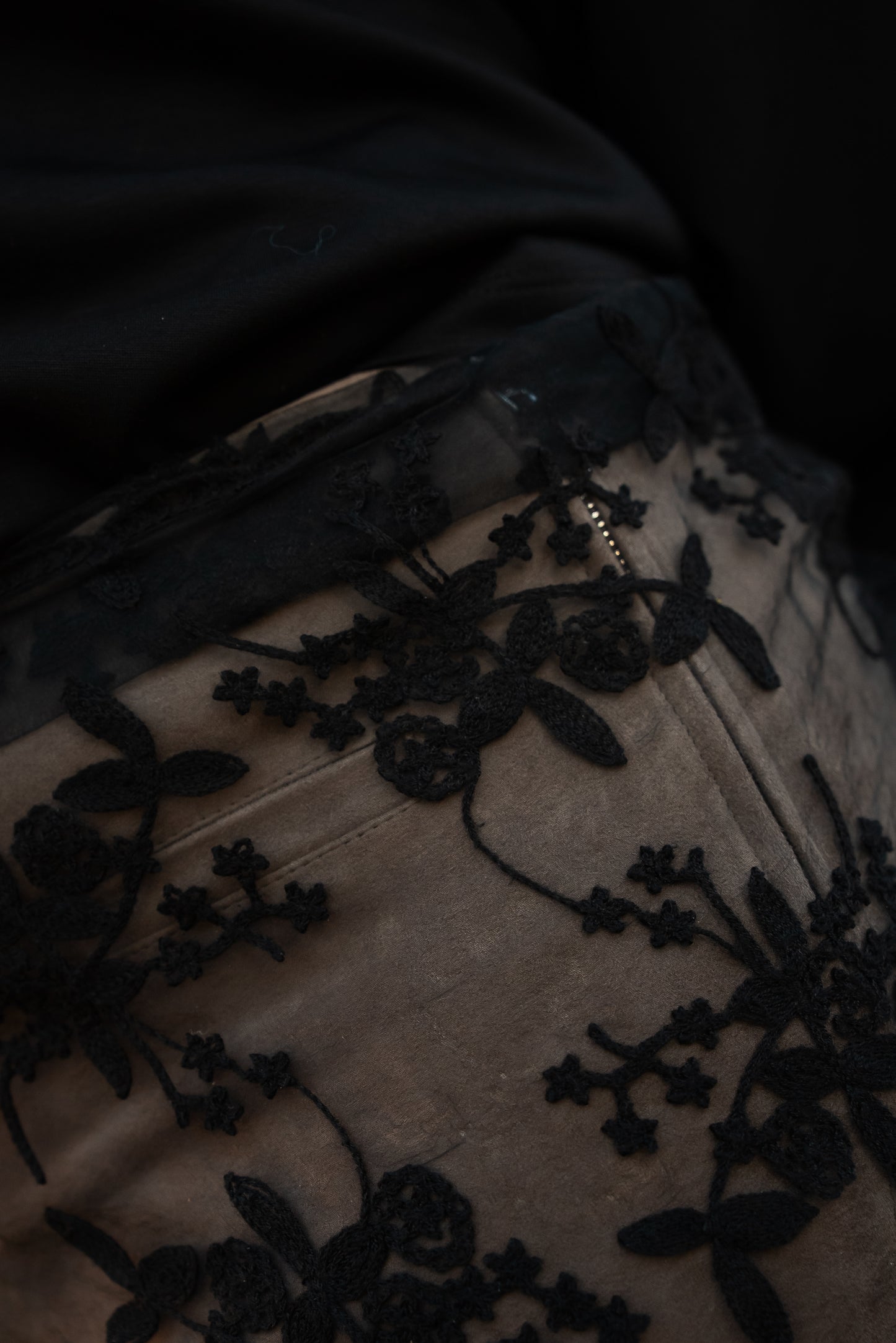 MIRIANA TRIANGLE LACE SCARF